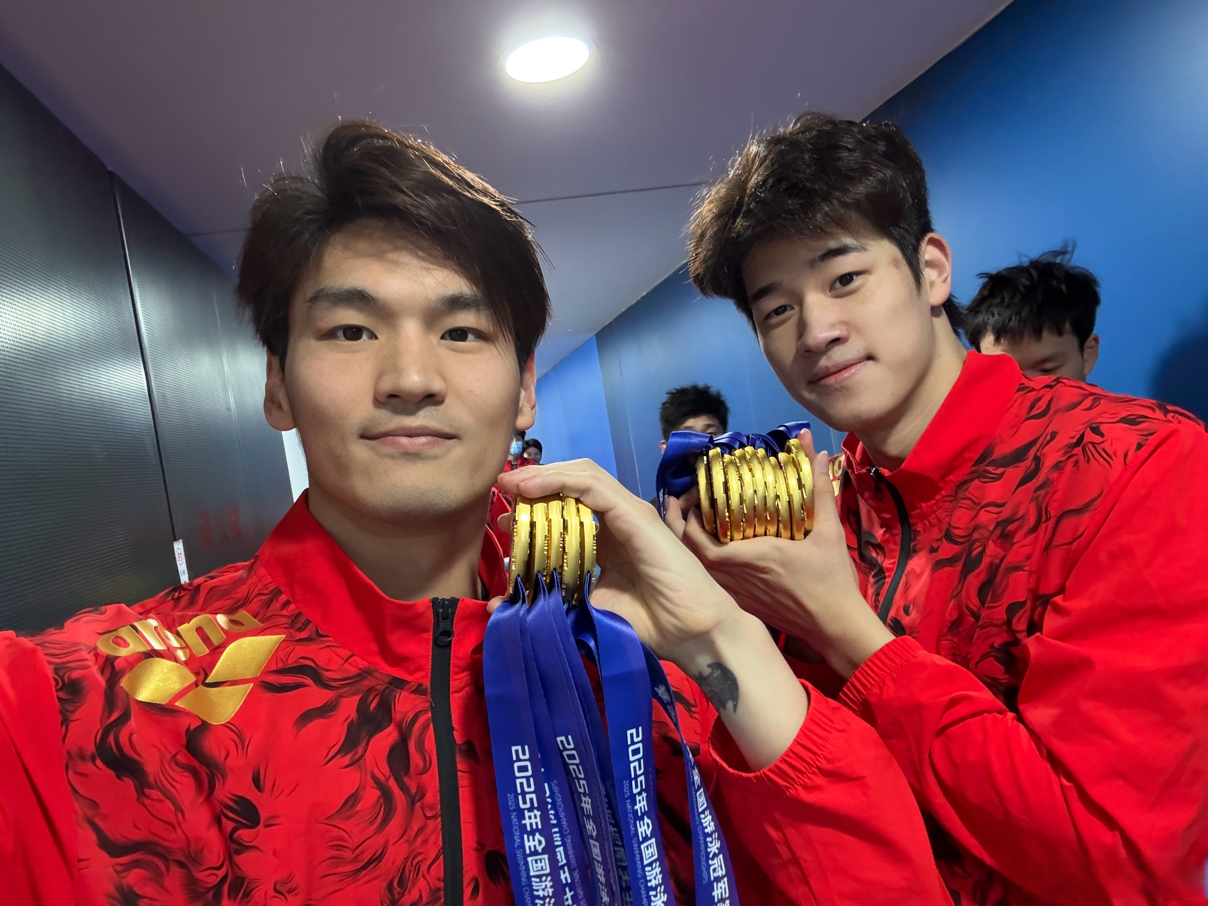 九游互动体验-包含浙江队发布备战花絮；赛前手感冰凉；欧超杯任务艰巨；球队文化再被提及的词条